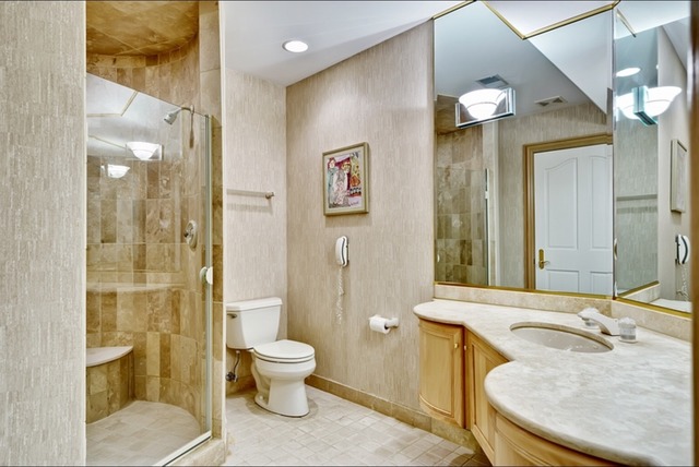 902 St Stephens Green Oak Brook, IL 60523 - Photo 23 of 25