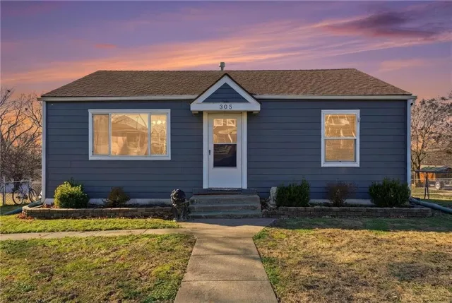 $165,000 | 305 Cline Street, Pleasant Hill, MO 64080