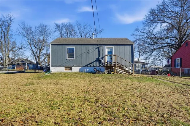 $165,000 | 305 Cline Street, Pleasant Hill, MO 64080