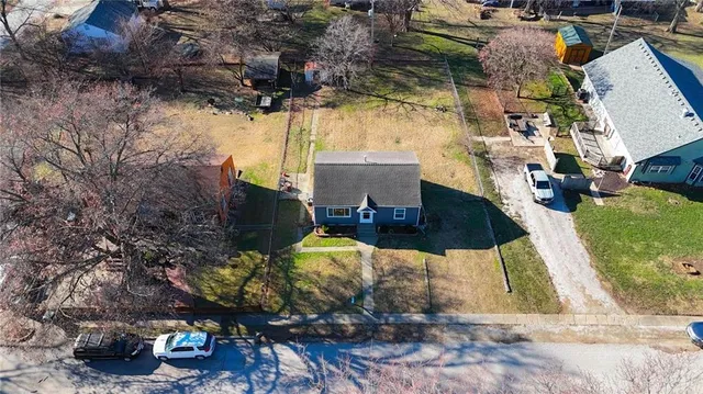 $165,000 | 305 Cline Street, Pleasant Hill, MO 64080