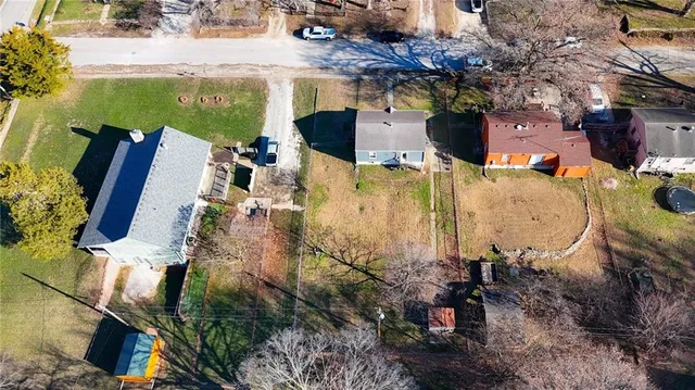 $165,000 | 305 Cline Street, Pleasant Hill, MO 64080