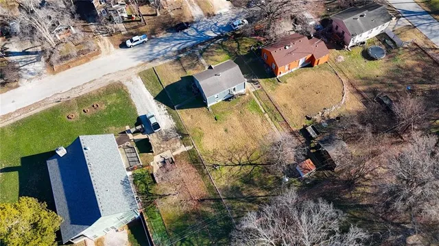 $165,000 | 305 Cline Street, Pleasant Hill, MO 64080