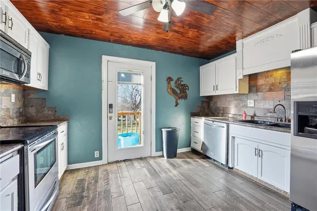 $165,000 | 305 Cline Street, Pleasant Hill, MO 64080