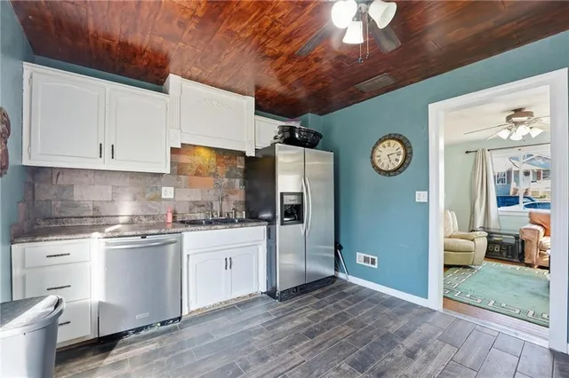 $165,000 | 305 Cline Street, Pleasant Hill, MO 64080