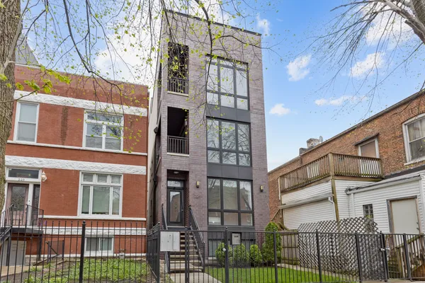 $454,900 | 225 South Hamilton Avenue, Unit 3, Chicago, IL 60612