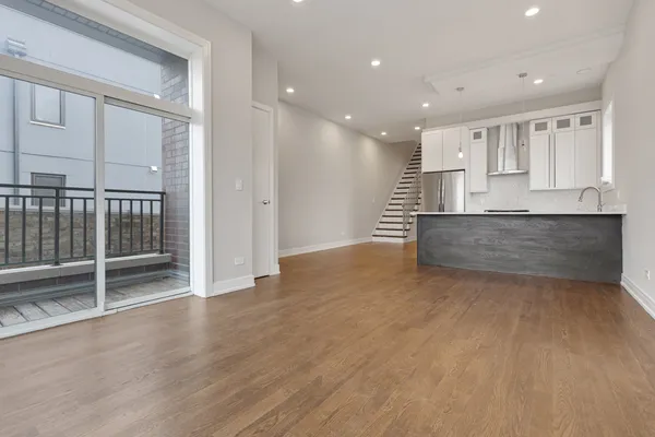$454,900 | 225 South Hamilton Avenue, Unit 3, Chicago, IL 60612
