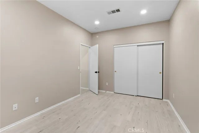 a view of entryway with a flower pot