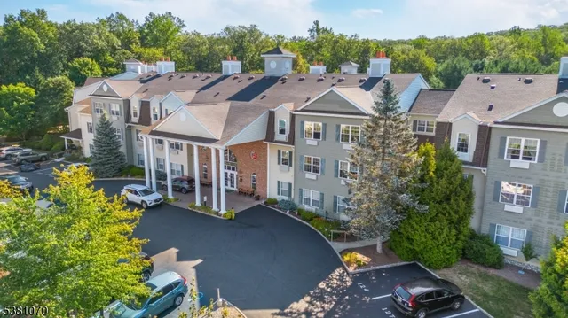 $264,900 | 2 Richmond Road, Unit 210, West Milford, NJ 07480