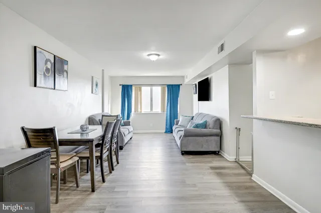 $240,000 | 5340 Holmes Run Parkway, Unit 1118, Alexandria, VA 22304