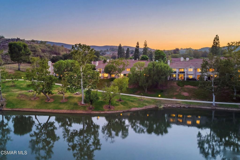 280 Ridgeton Lane, Unit A Simi Valley, CA 93065 - Photo 3 of 31