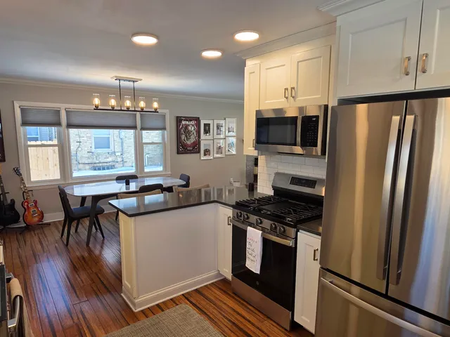 $3,775 | 308 East Spooner Road, Fox Point, WI 53217