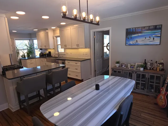 $3,775 | 308 East Spooner Road, Fox Point, WI 53217