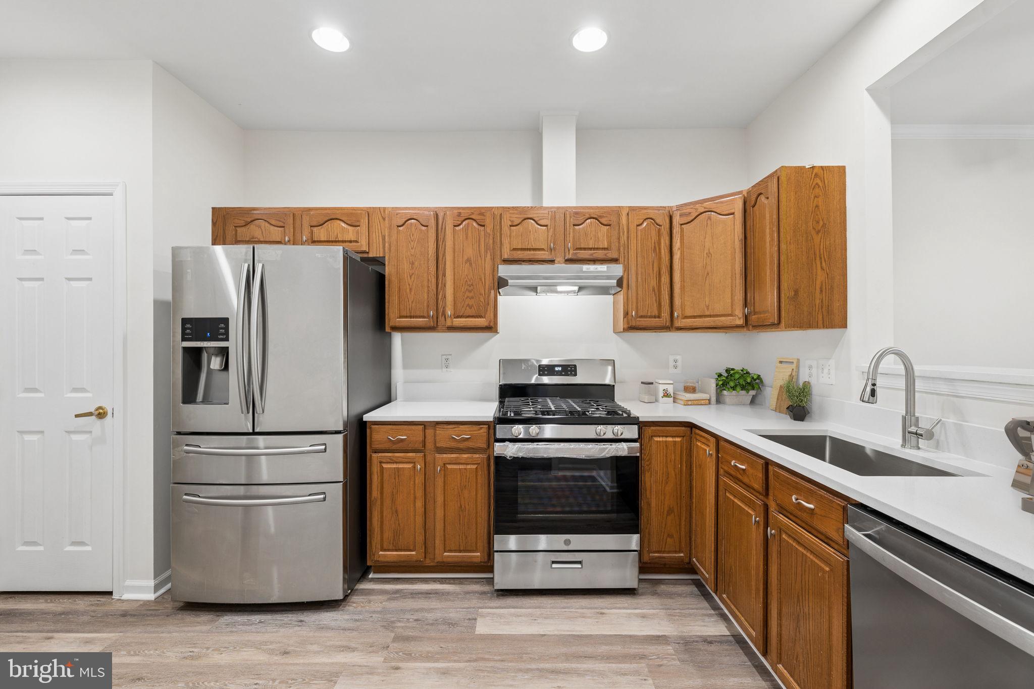 13703 Currant Loop Gainesville, VA 20155 - Photo 19 of 39