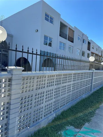 $2,050 | 1300 West 53rd Street, Unit 28, Hialeah, FL 33012