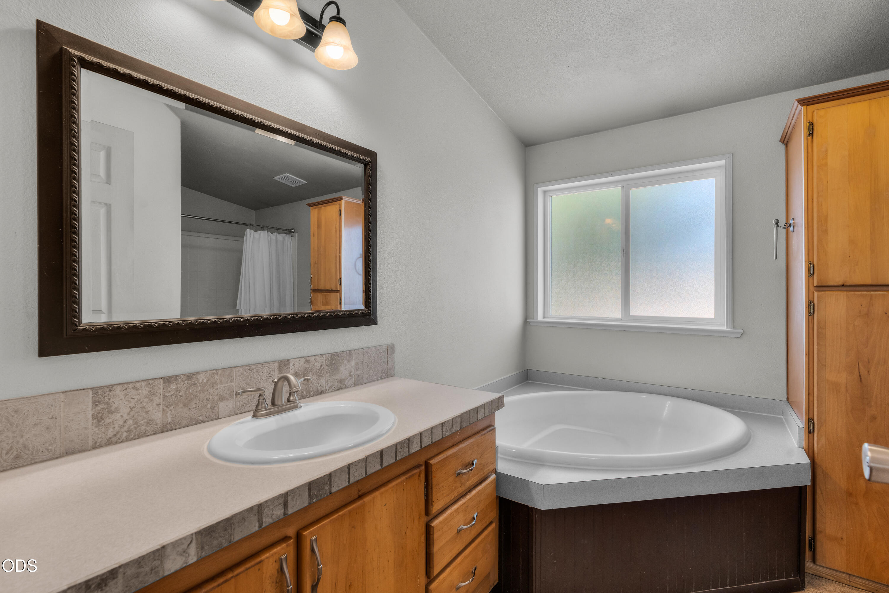 4900 Northwest Homestead Way Redmond, OR 97756 - Photo 14 of 56
