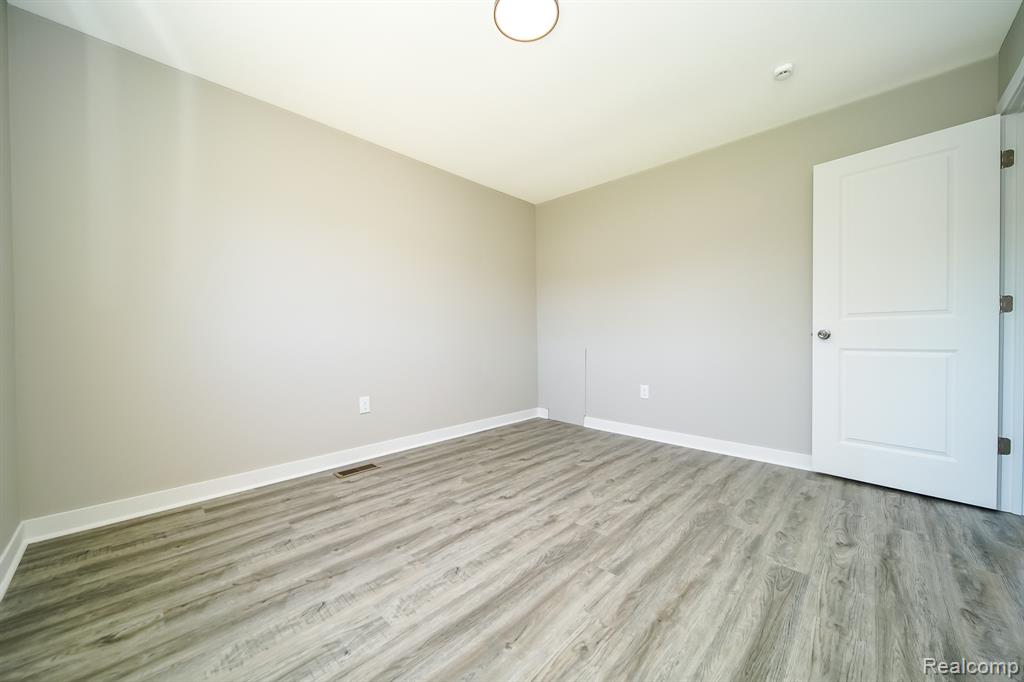32100 Ruehle Avenue Warren, MI 48093 - Photo 36 of 54