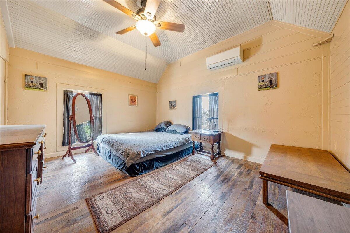 6702 Ferrum Mountain Road Callaway, VA 24067 - Photo 17 of 45