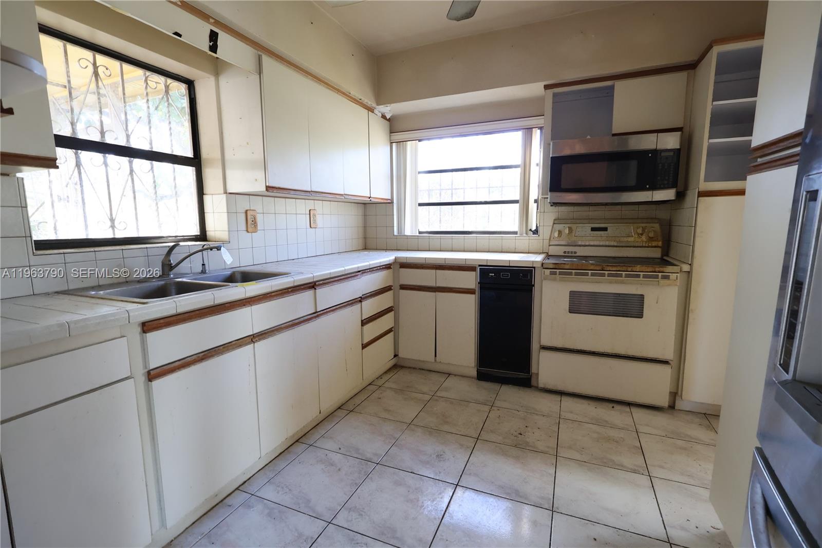 9210 Southwest 57th Terrace Miami, FL 33173 - Photo 5 of 20