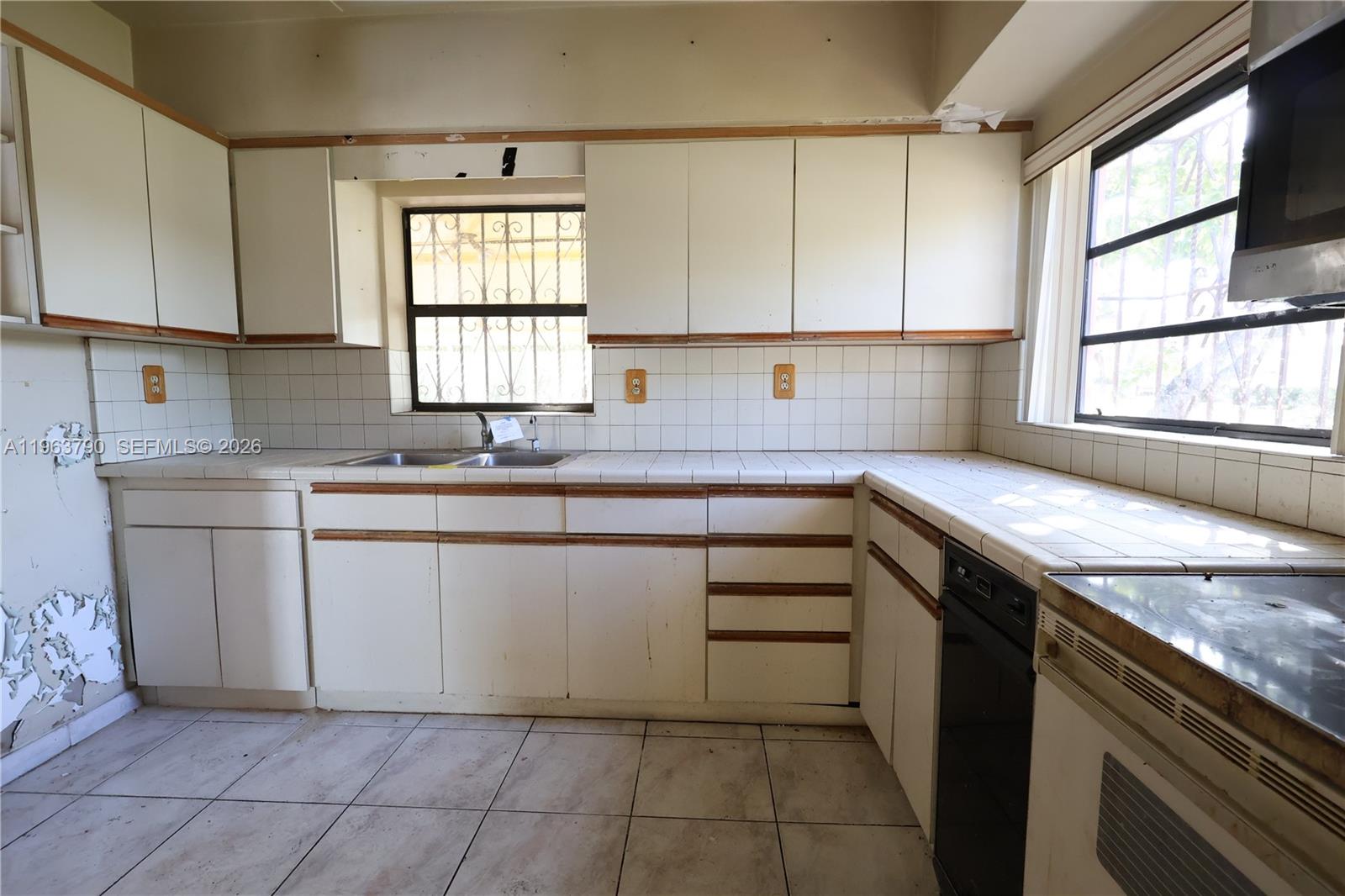 9210 Southwest 57th Terrace Miami, FL 33173 - Photo 6 of 20