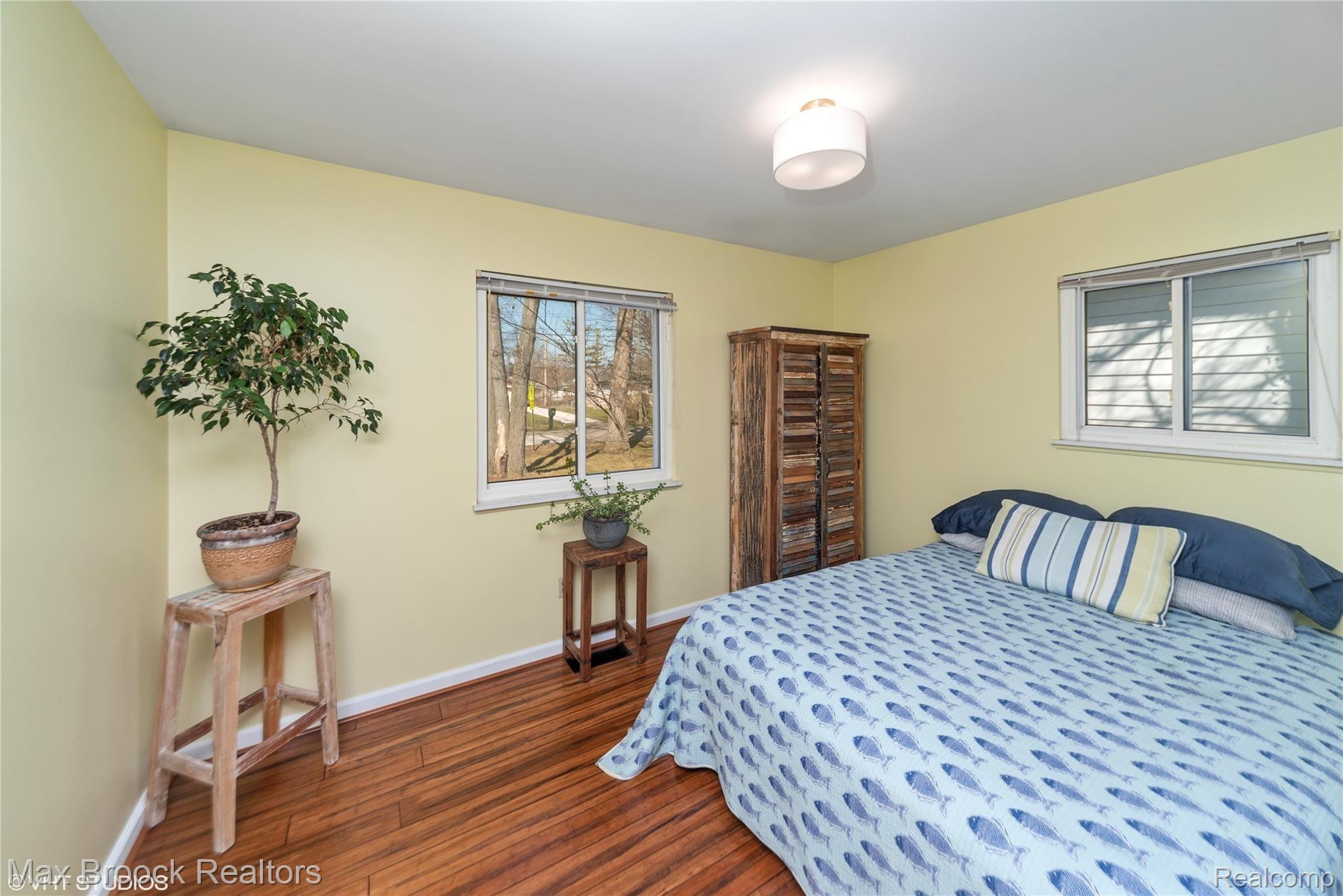 410 Trombley Road Troy, MI 48083 - Photo 6 of 10 07_410Trombley_2010_HiRes.jpg