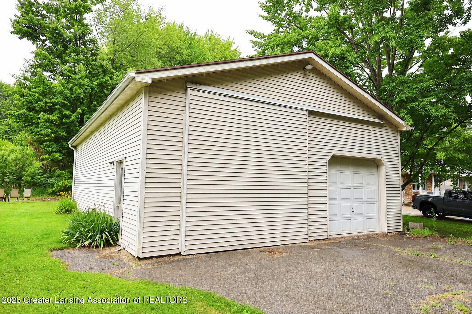 14112 Woodbury Road Haslett, MI 48840 - Photo 4 of 51 B957770F-70B9-41CB-AF04-2C62C89B526B