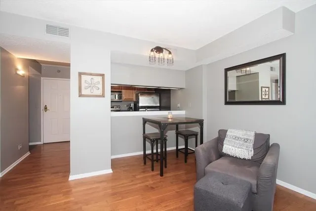 $2,850 | 511 Aurora Avenue, Unit 416, Naperville, IL 60540