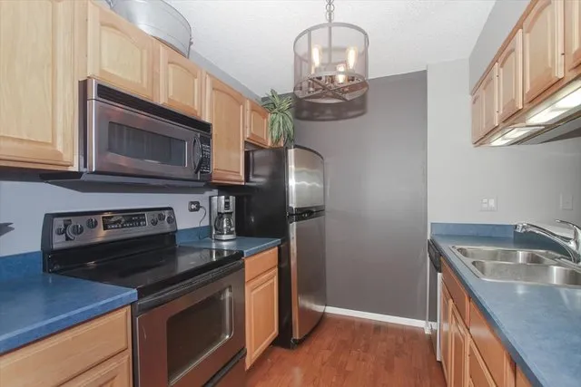 $2,850 | 511 Aurora Avenue, Unit 416, Naperville, IL 60540