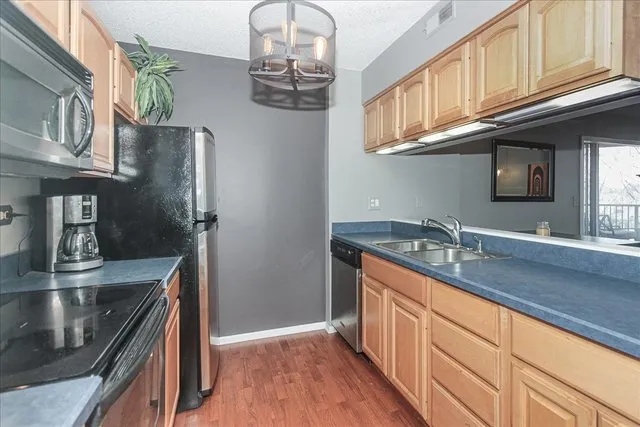 $2,850 | 511 Aurora Avenue, Unit 416, Naperville, IL 60540