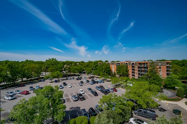 $2,850 | 511 Aurora Avenue, Unit 416, Naperville, IL 60540