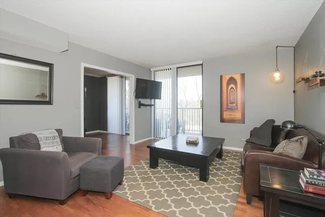 $2,850 | 511 Aurora Avenue, Unit 416, Naperville, IL 60540