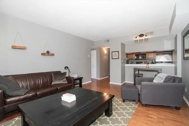 $2,850 | 511 Aurora Avenue, Unit 416, Naperville, IL 60540