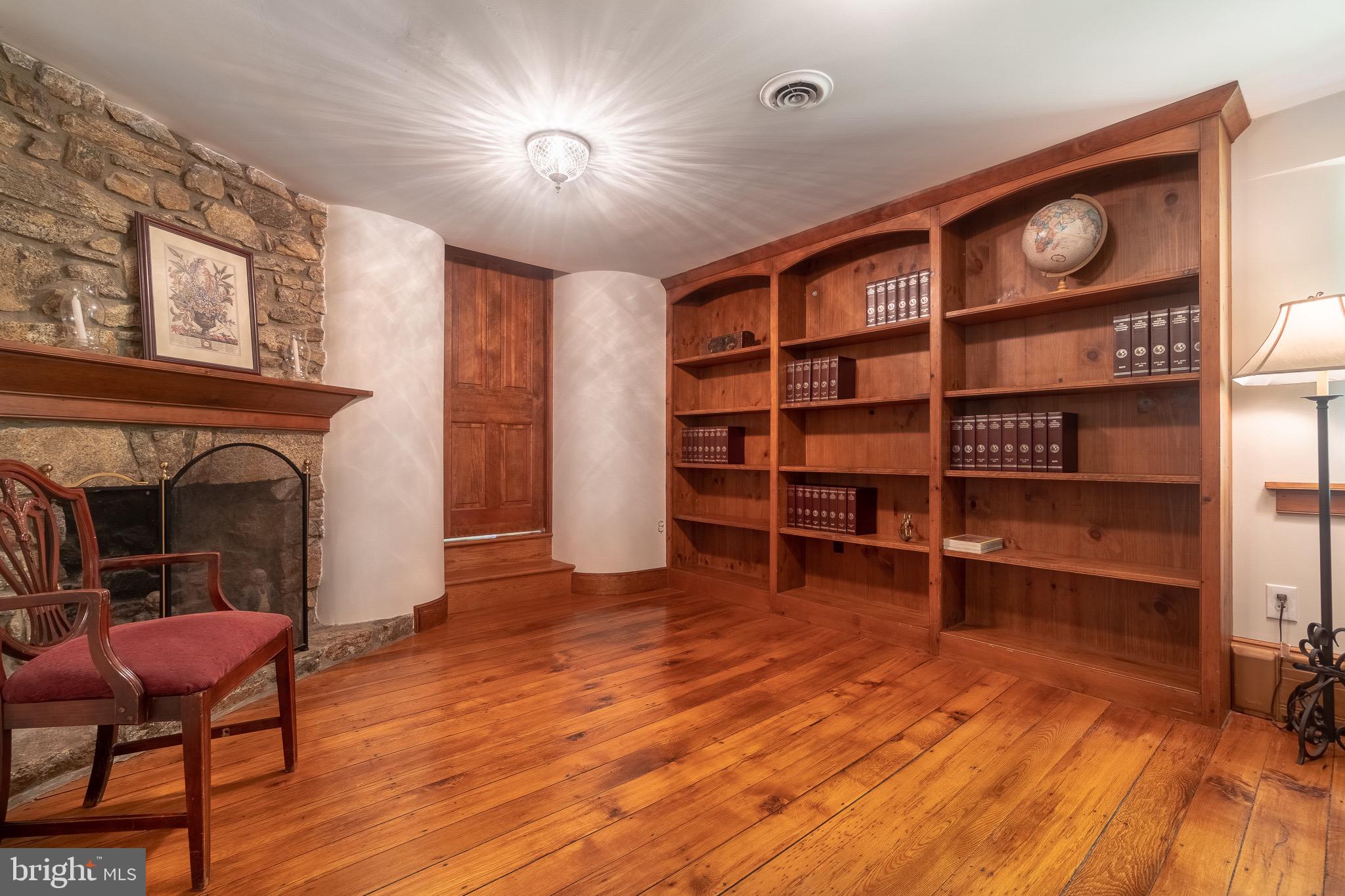 635 Font Road Glenmoore, PA 19343 - Photo 23 of 29 Library