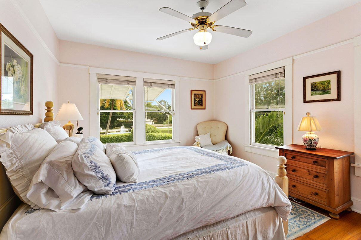 319 Buckingham Road West Palm Beach, FL 33405 - Photo 11 of 35 Primary Bedroom