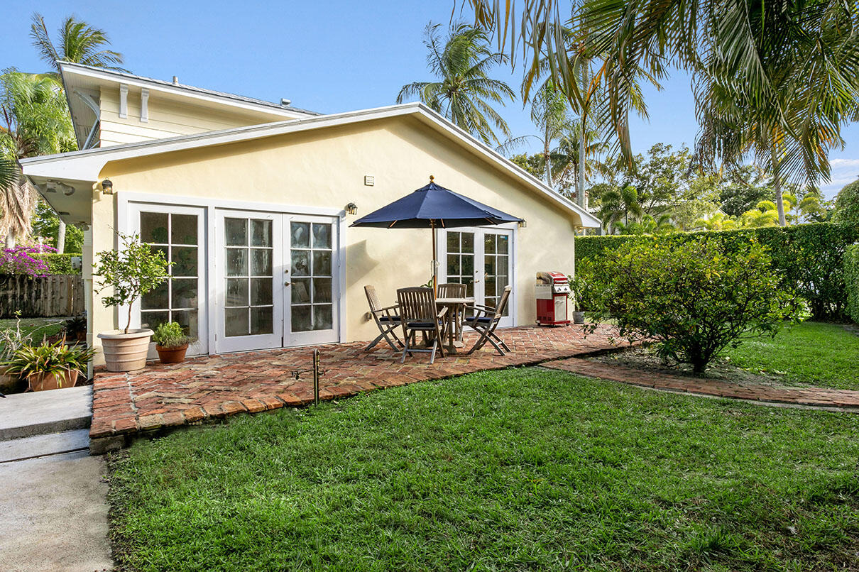 319 Buckingham Road West Palm Beach, FL 33405 - Photo 22 of 35 West Side of Home