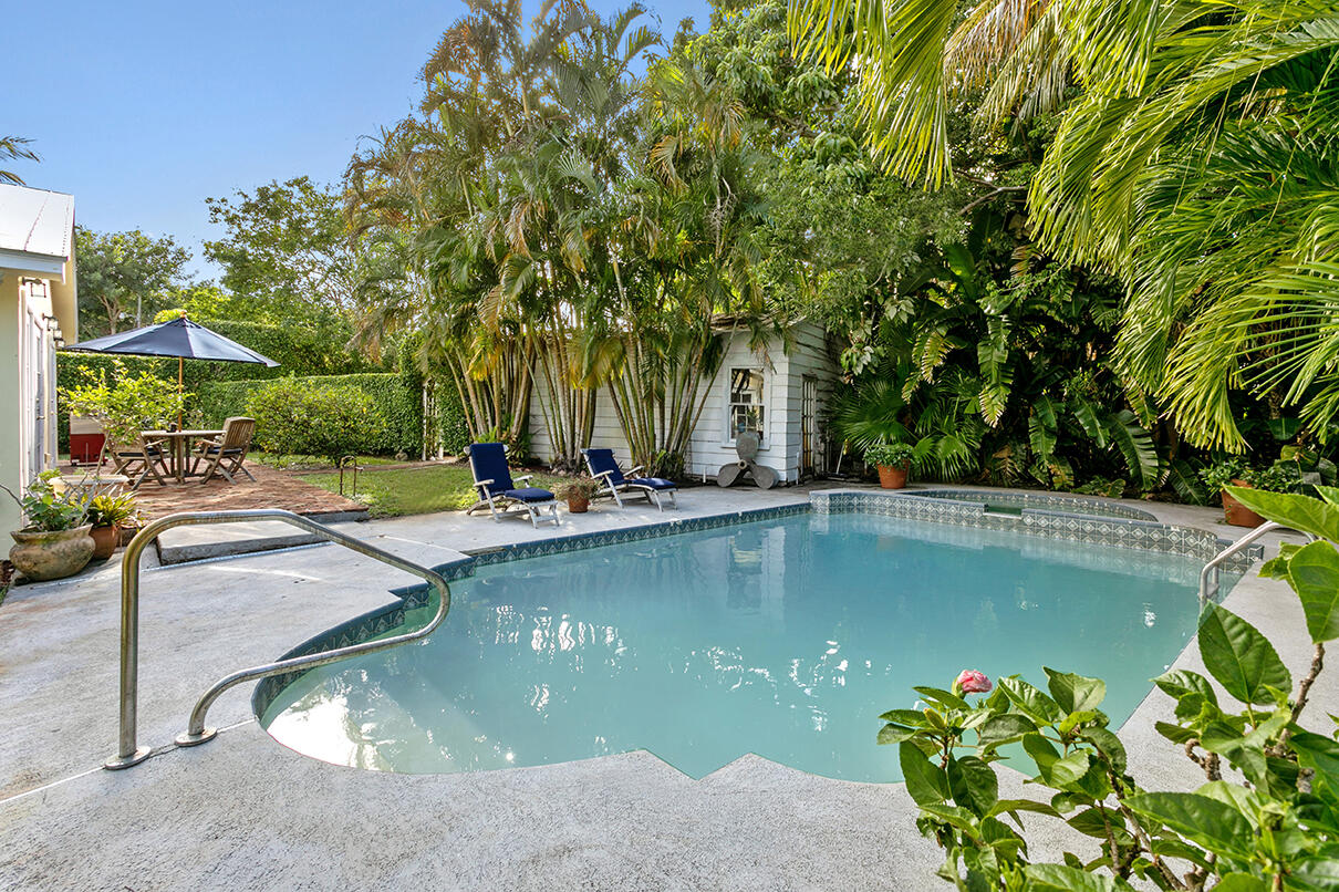 319 Buckingham Road West Palm Beach, FL 33405 - Photo 23 of 35 Pool / Spa