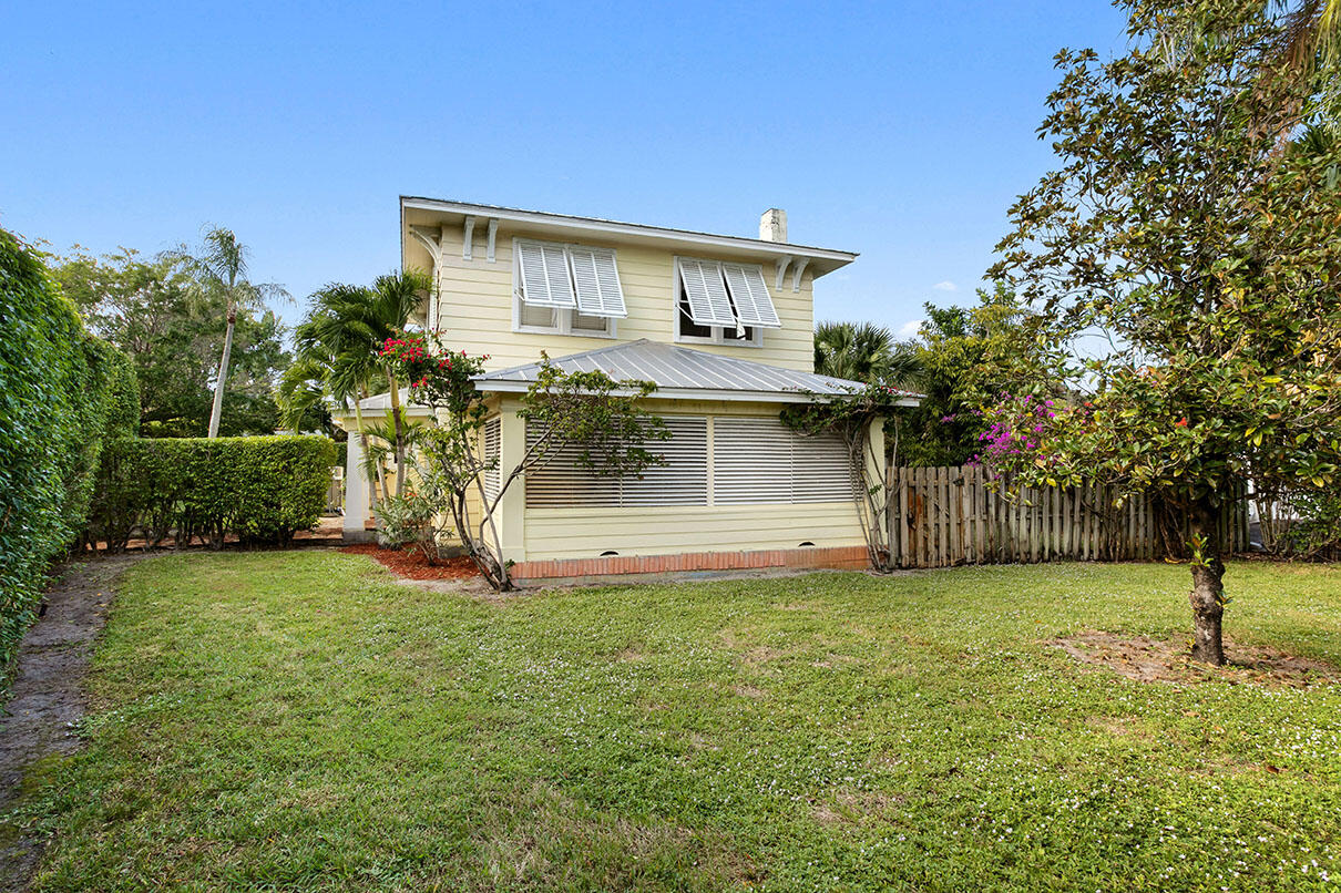 319 Buckingham Road West Palm Beach, FL 33405 - Photo 24 of 35 East Side of Home