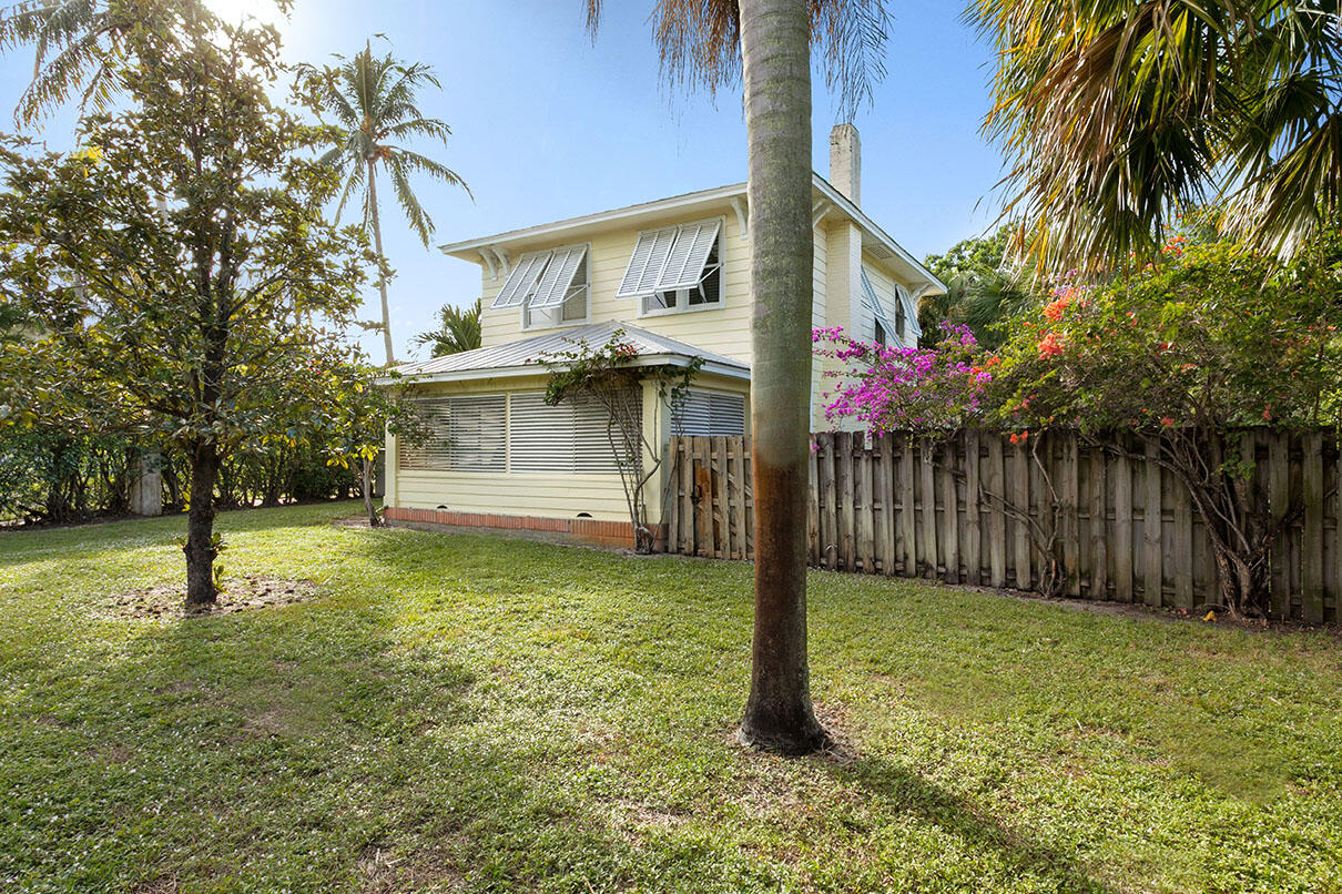 319 Buckingham Road West Palm Beach, FL 33405 - Photo 25 of 35 East Side of Home