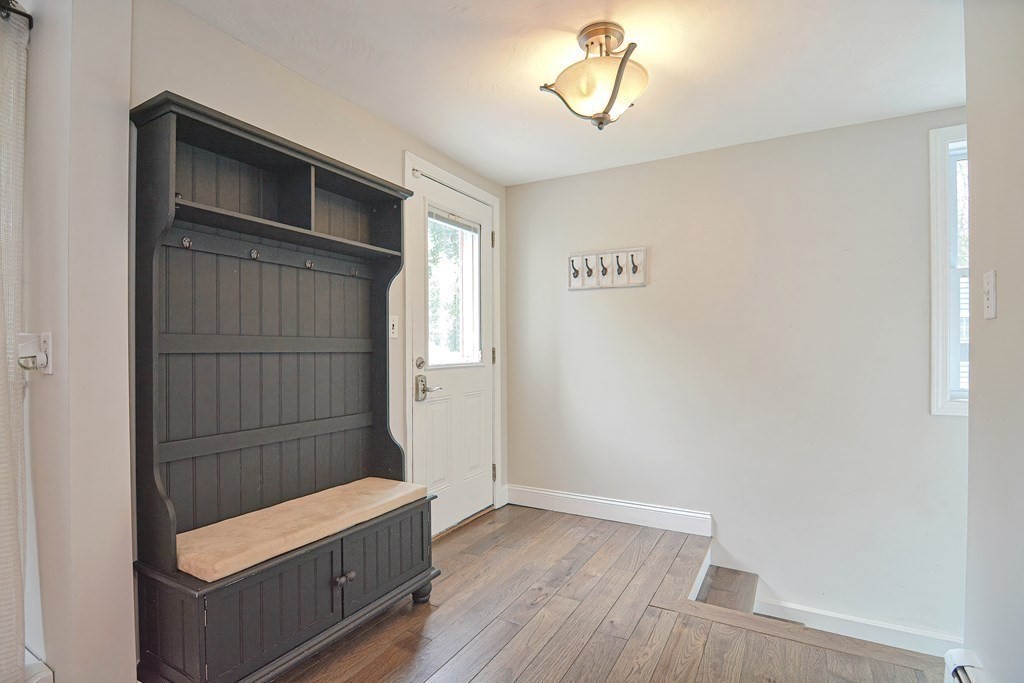 93 Cameron Road Norwood, MA 02062 - Photo 3 of 42