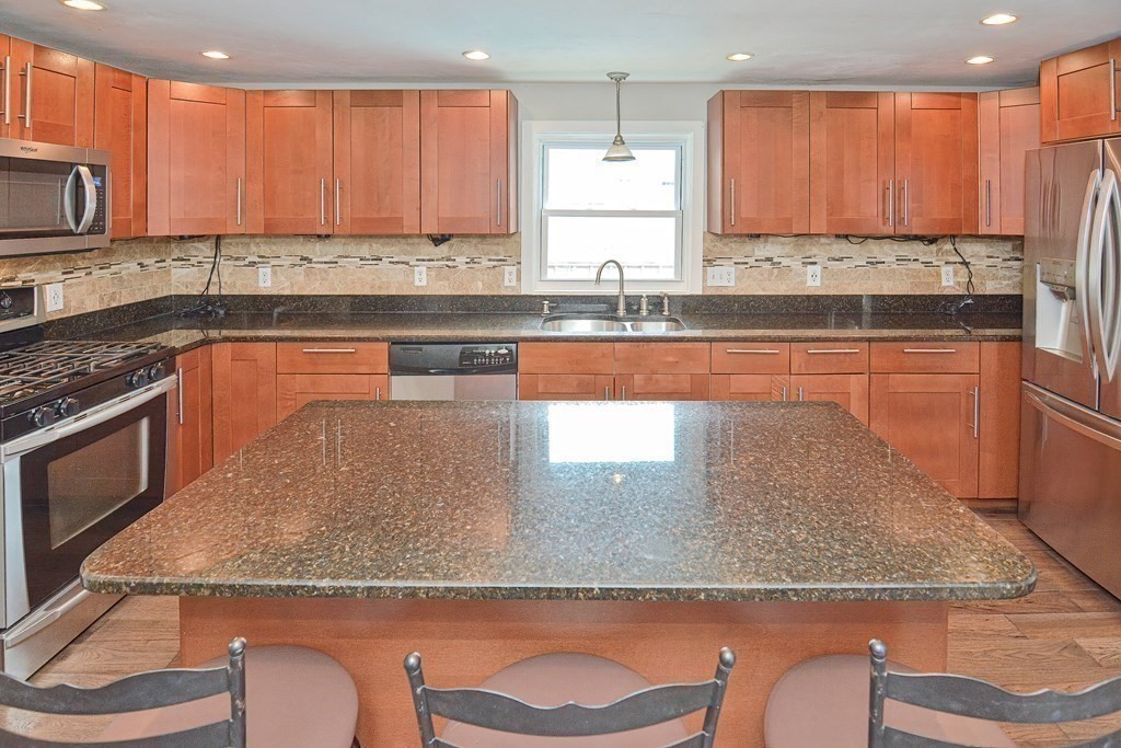 93 Cameron Road Norwood, MA 02062 - Photo 8 of 42