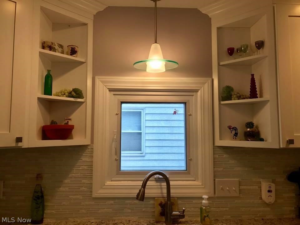 1124 Sunset Road Cleveland, OH 44124 - Photo 9 of 18