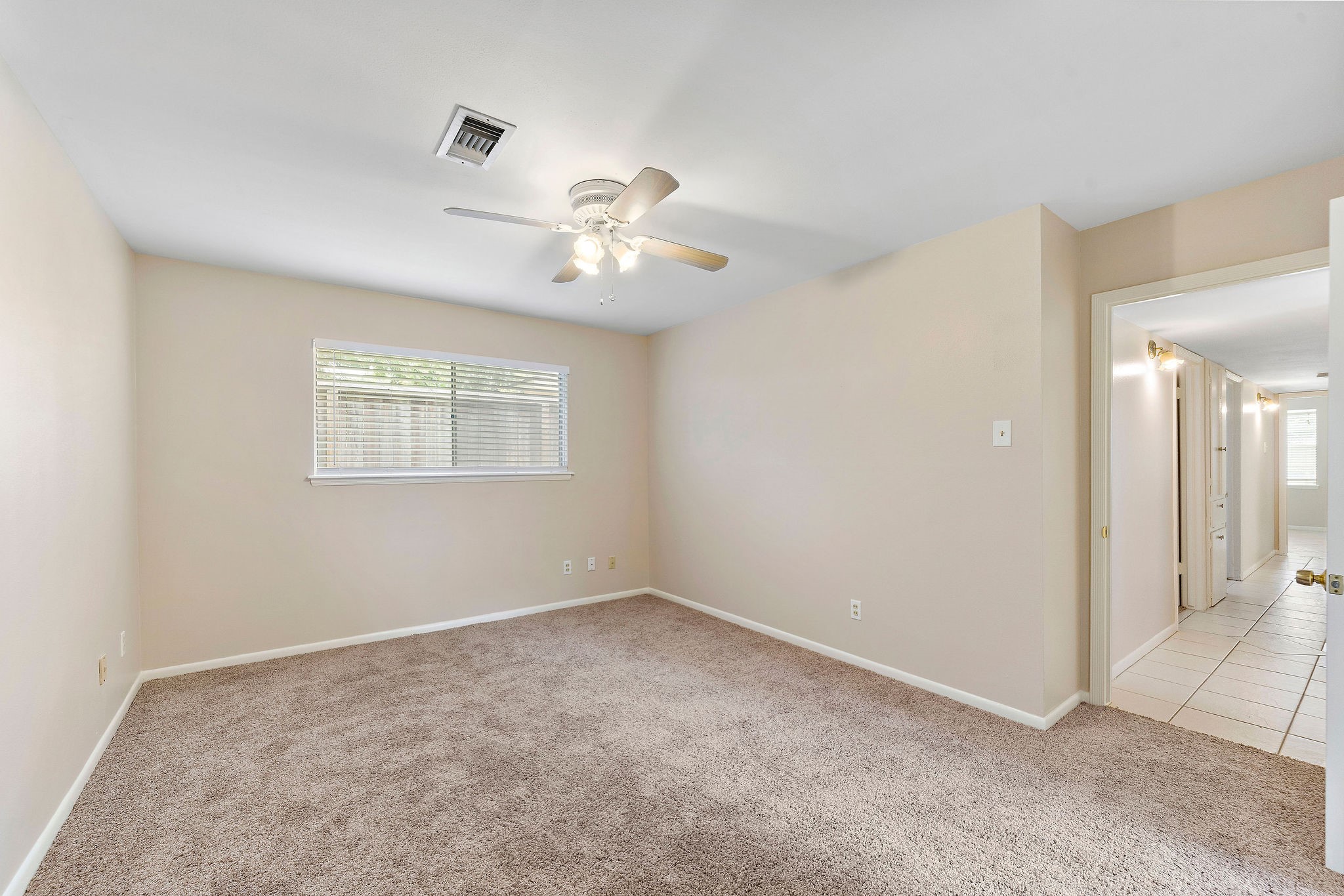 5522 Ariel Street Houston, TX 77096 - Photo 13 of 20