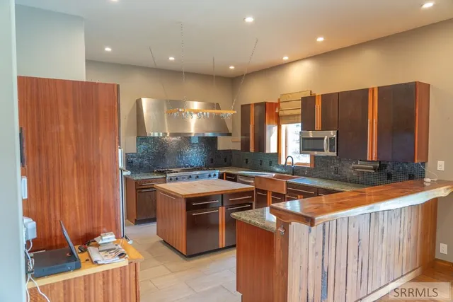 $929,000 | 850 Hidden Estates Lane, St. Anthony, ID 83445