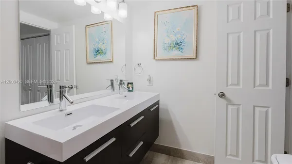 $375,000 | 3800 Hillcrest Drive, Unit 411, Hollywood, FL 33021