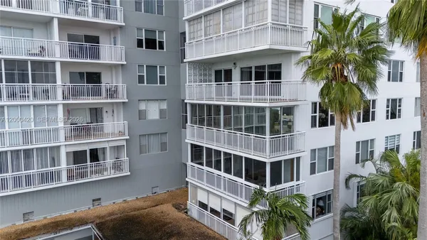 $375,000 | 3800 Hillcrest Drive, Unit 411, Hollywood, FL 33021