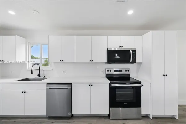 $3,250 | 1867 Northwest 8th Avenue, Homestead, FL 33030