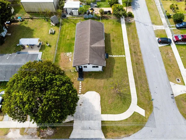 $3,250 | 1867 Northwest 8th Avenue, Homestead, FL 33030