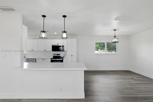 $3,250 | 1867 Northwest 8th Avenue, Homestead, FL 33030