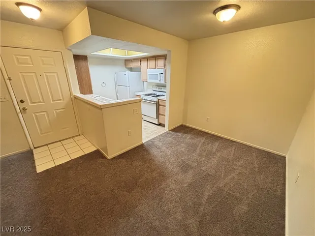 $1,095 | 1909 Desert Falls Court, Unit 207, Las Vegas, NV 89128