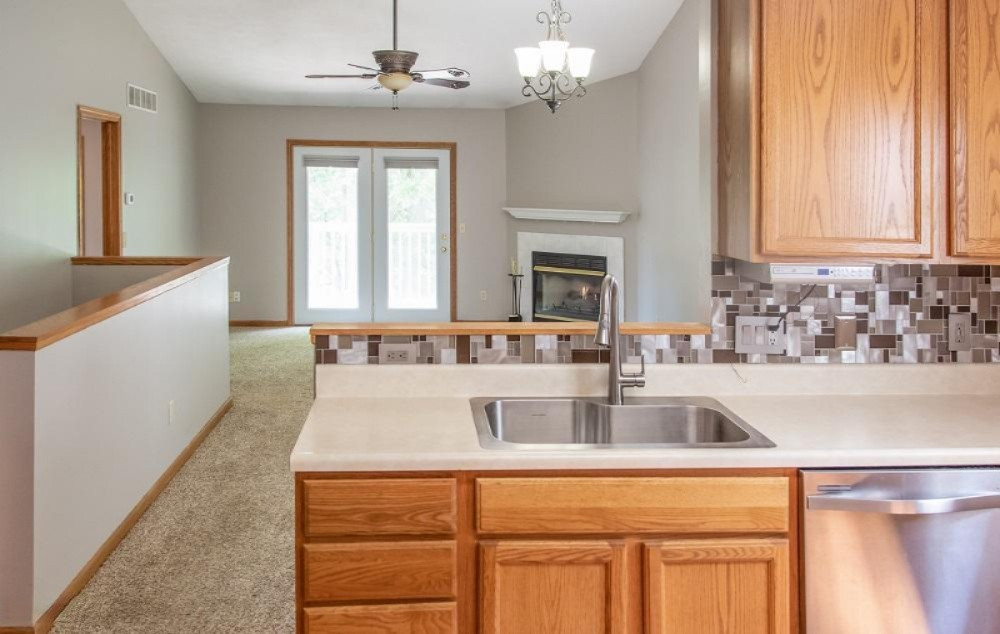 331 Pratt Road Kalamazoo, MI 49008 - Photo 6 of 29 13