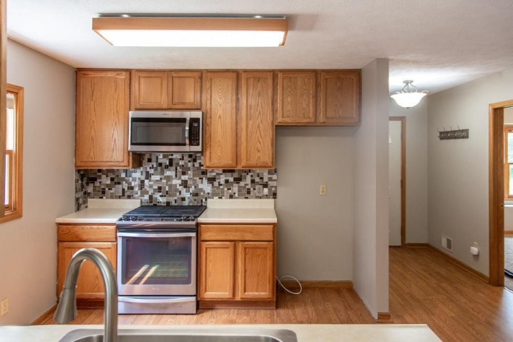 331 Pratt Road Kalamazoo, MI 49008 - Photo 7 of 29 12